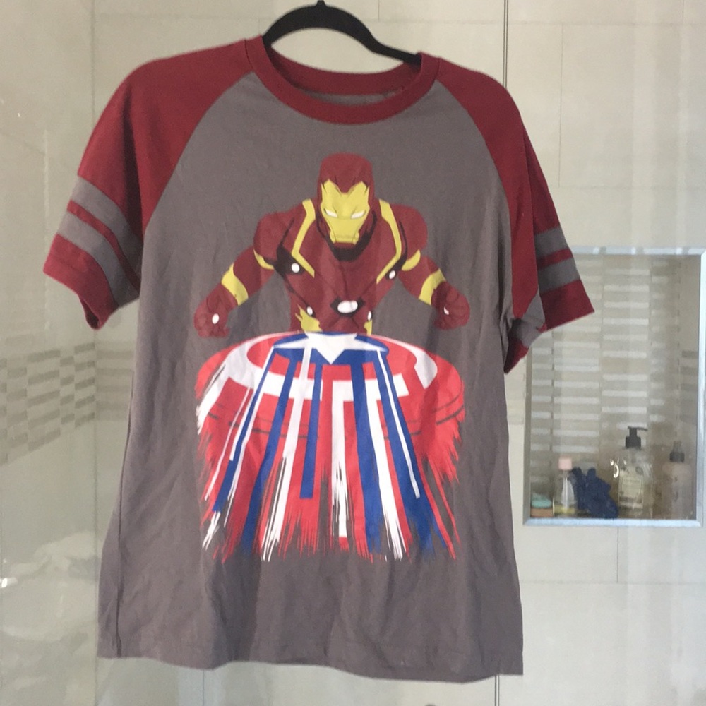 Captain Marvel T-shirt sz S